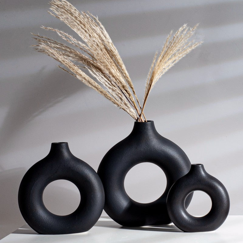 Aesthetic Nordic Vases (black & white)