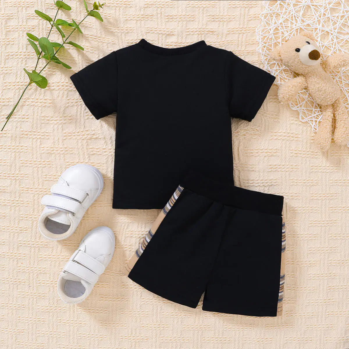 Baby Bear Graphic Round Neck Tee Sets (black or white)