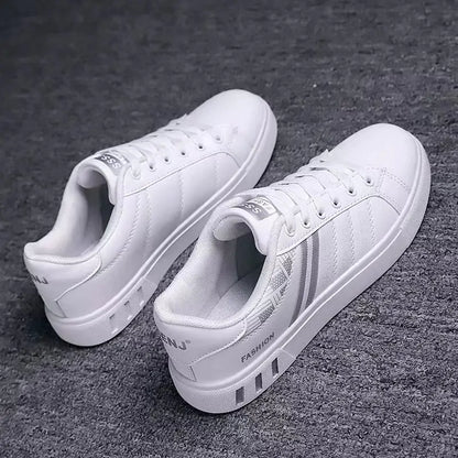 Men Sports Shoes (white or black)