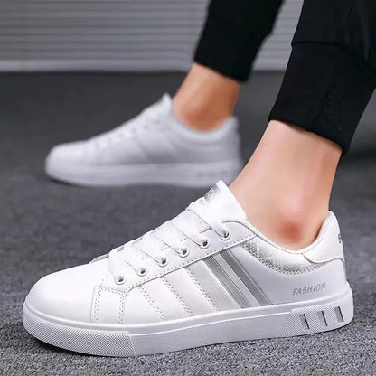 Men Sports Shoes (white or black)