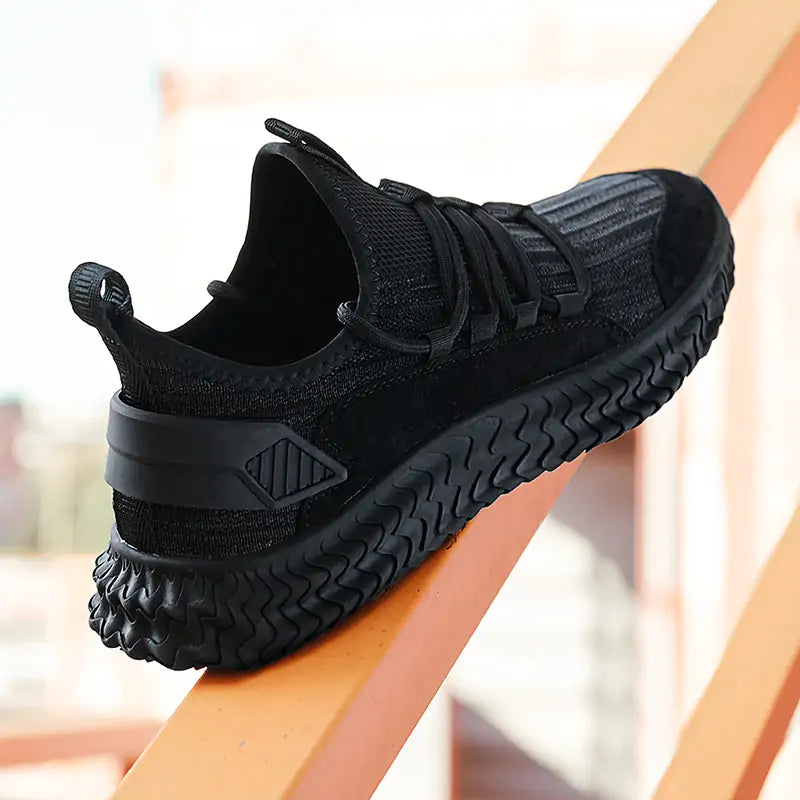 Men's Lightweight Mesh Shoes (black or grey)